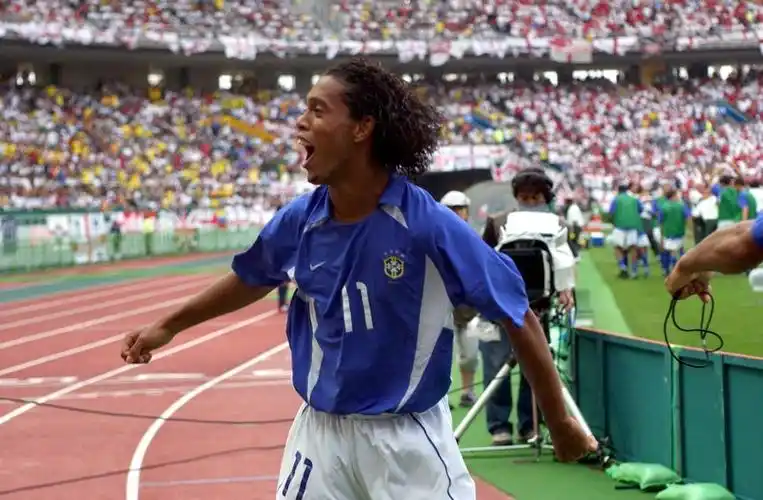 皇马近日宣 皇马近日宣